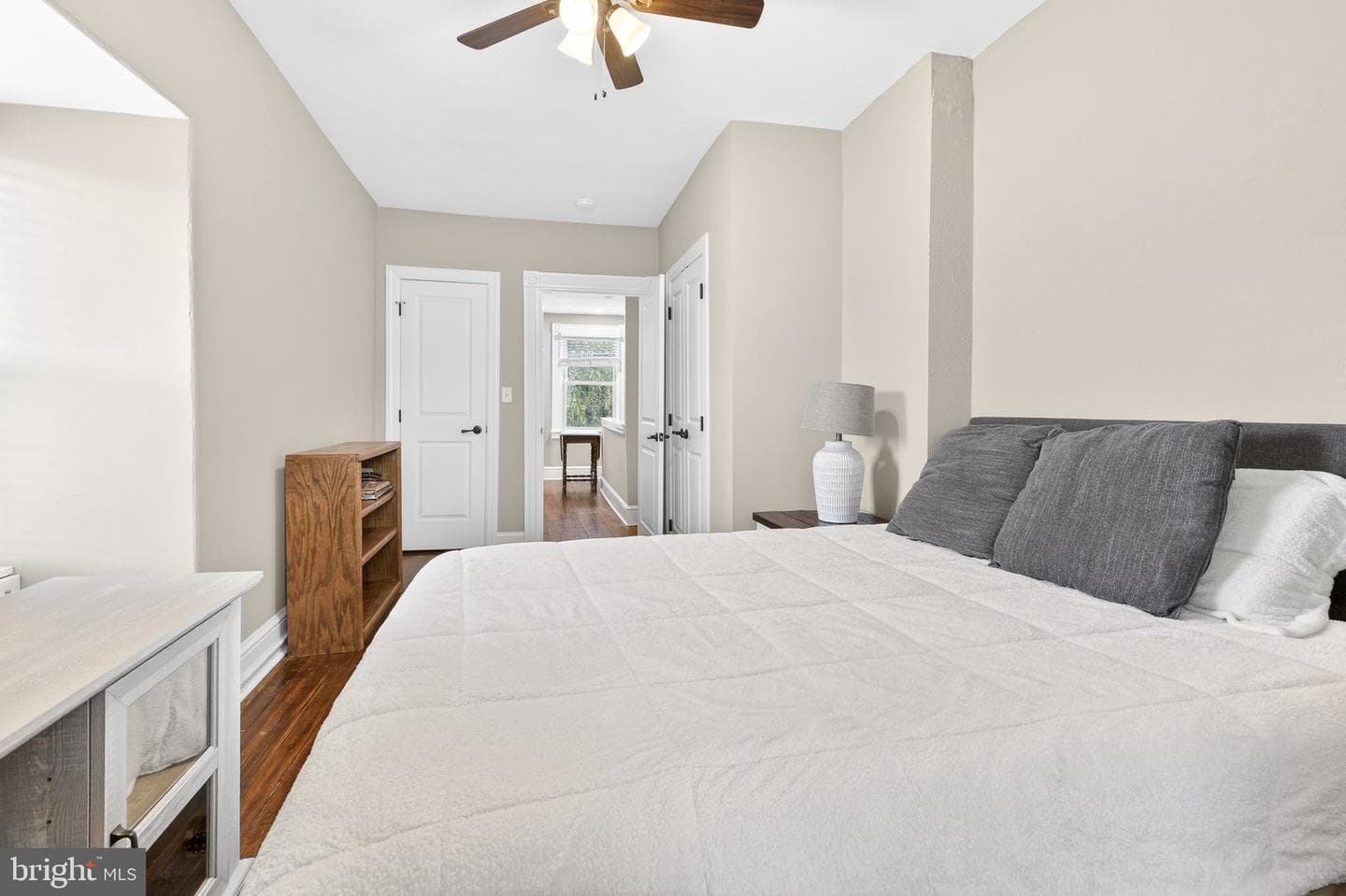 37 N Mary Street photo 31