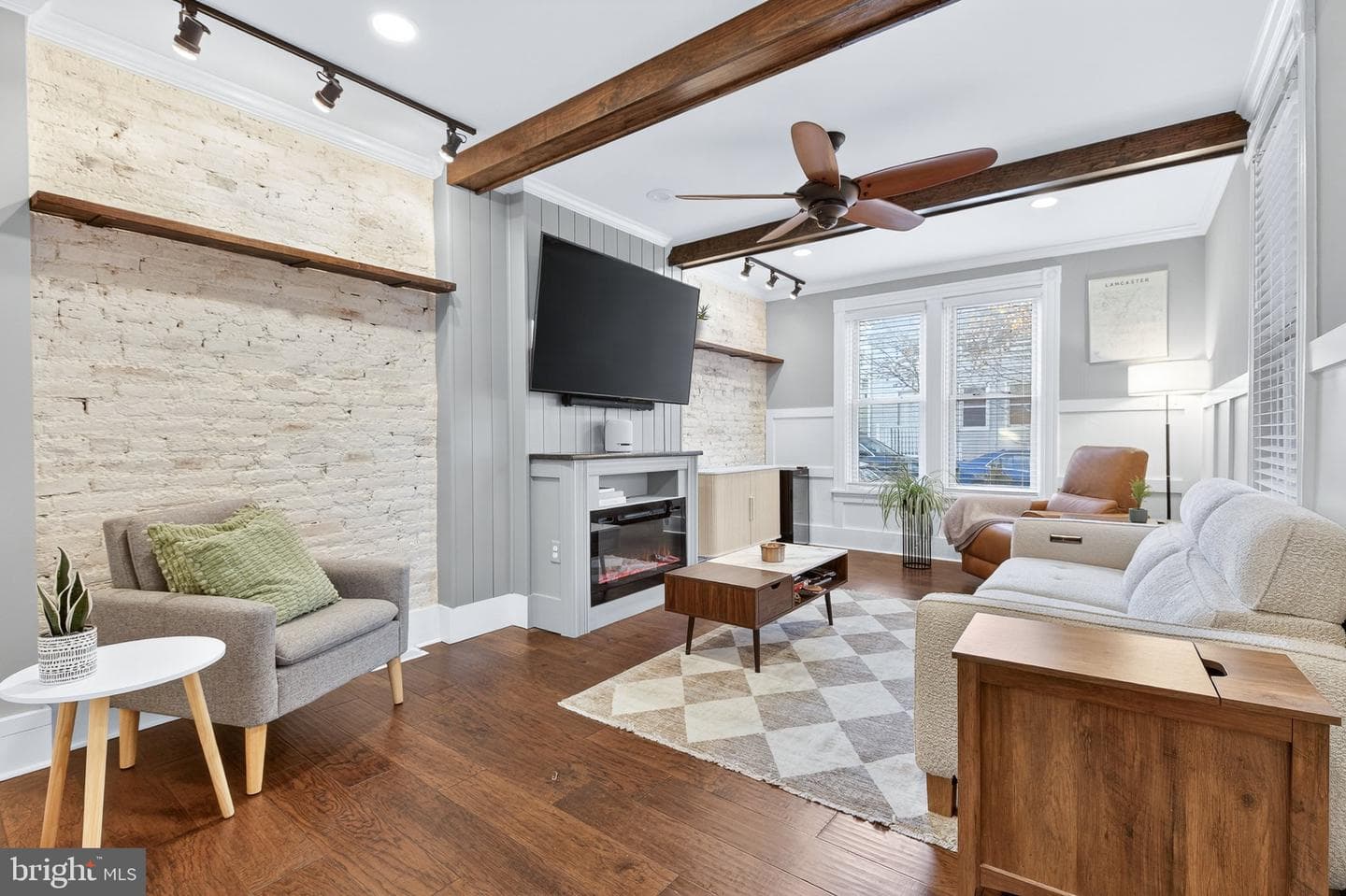 37 N Mary Street photo 5