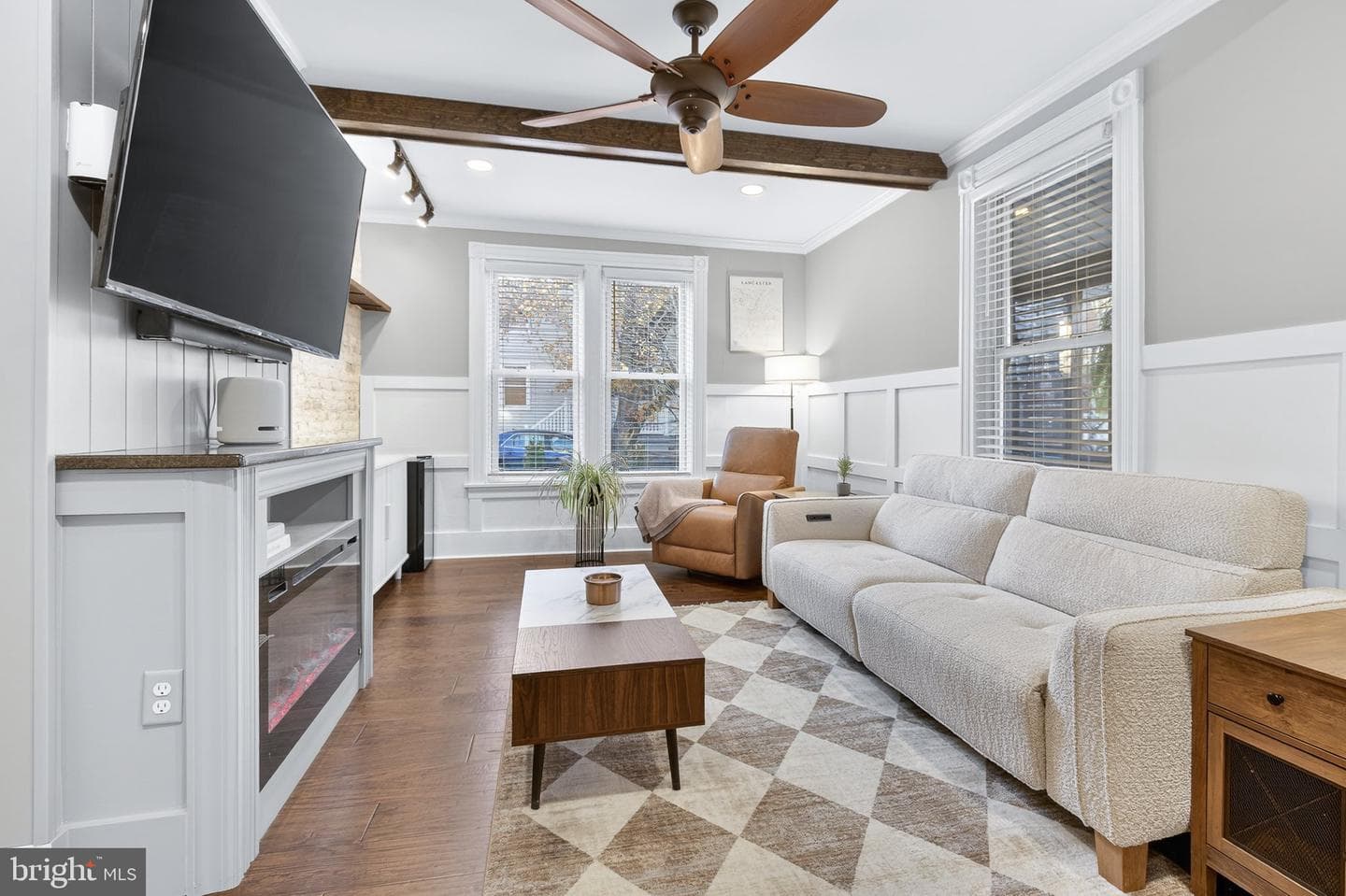 37 N Mary Street photo 6