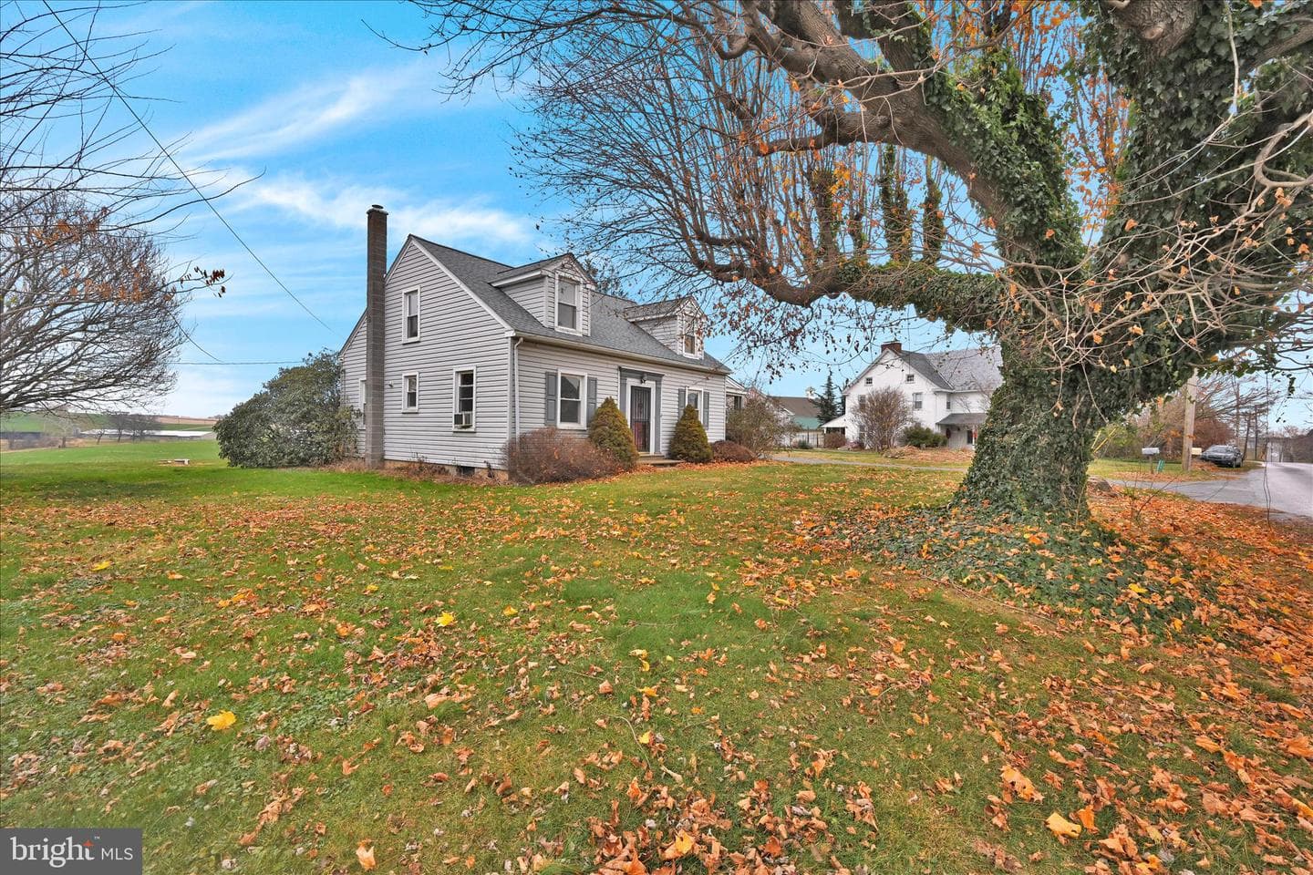 1211 River Road photo 2