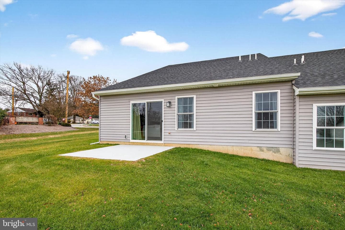 121 Hillard Field photo 44