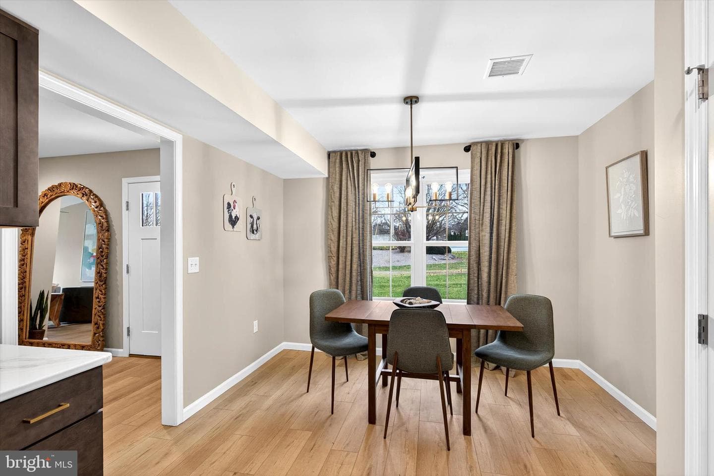 123 Hillard Field photo 21
