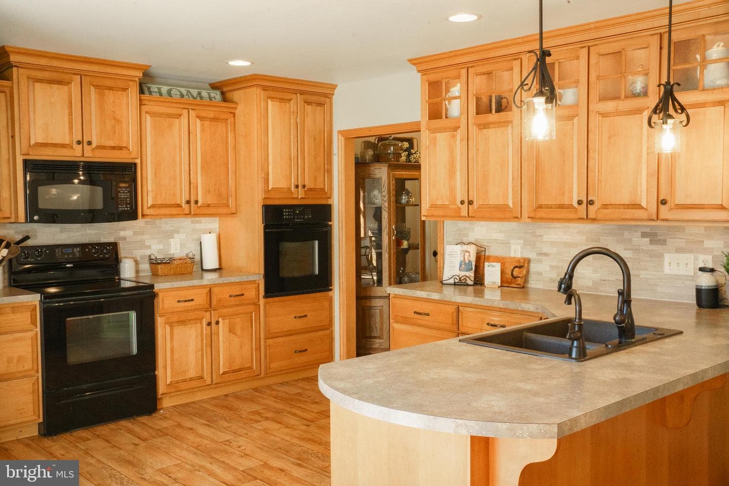 1682 Reading Road photo 3