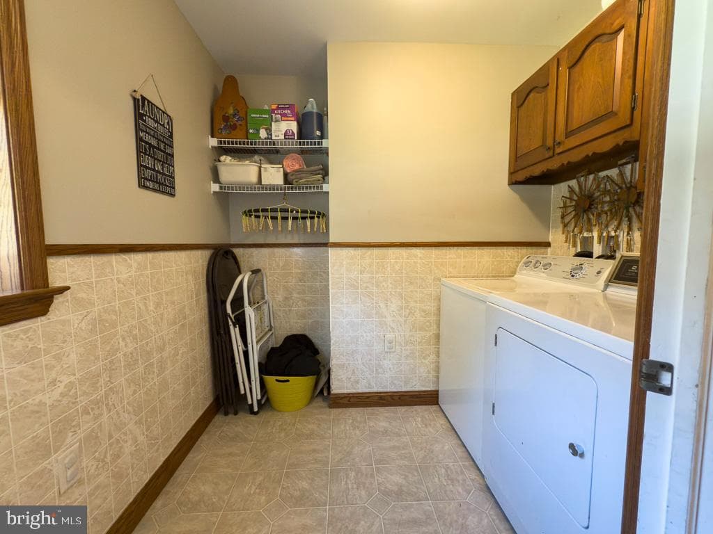 1682 Reading Road photo 4
