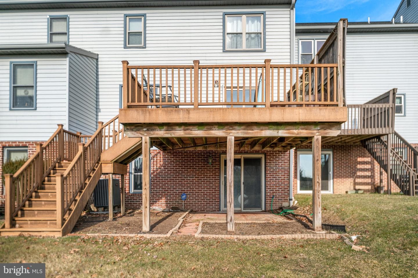 214 Sand Court photo 2