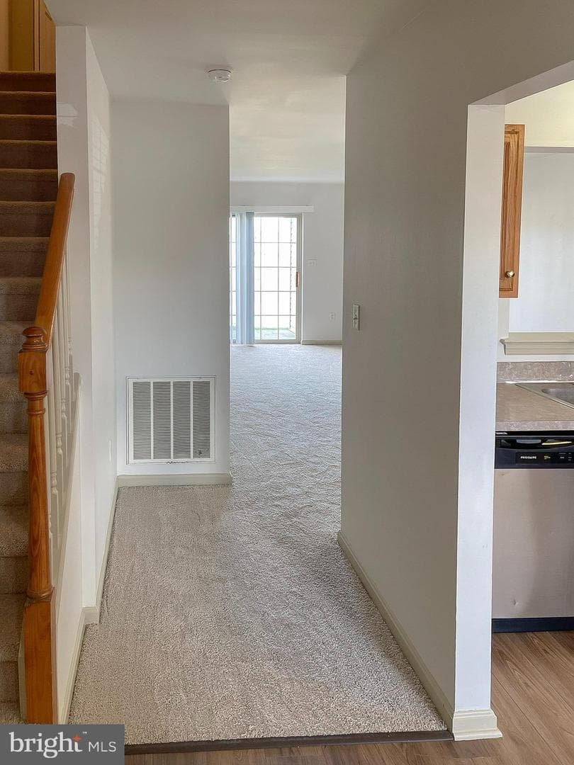 1853 Shady Oak Drive photo 4