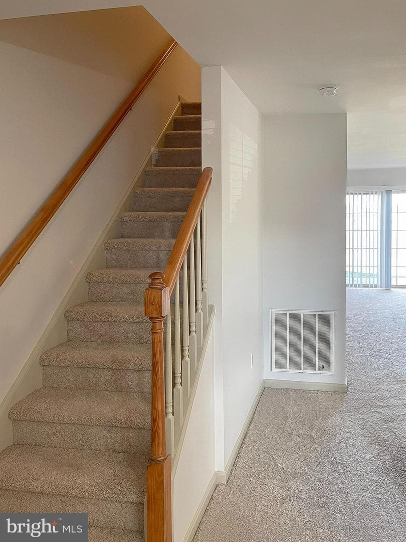 1853 Shady Oak Drive photo 5