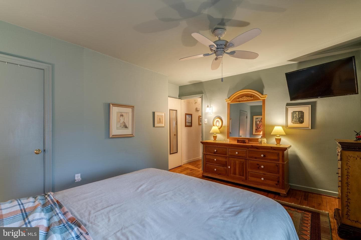 141 E Lincoln Avenue photo 22