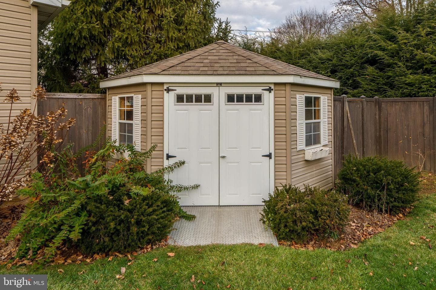 141 E Lincoln Avenue photo 39