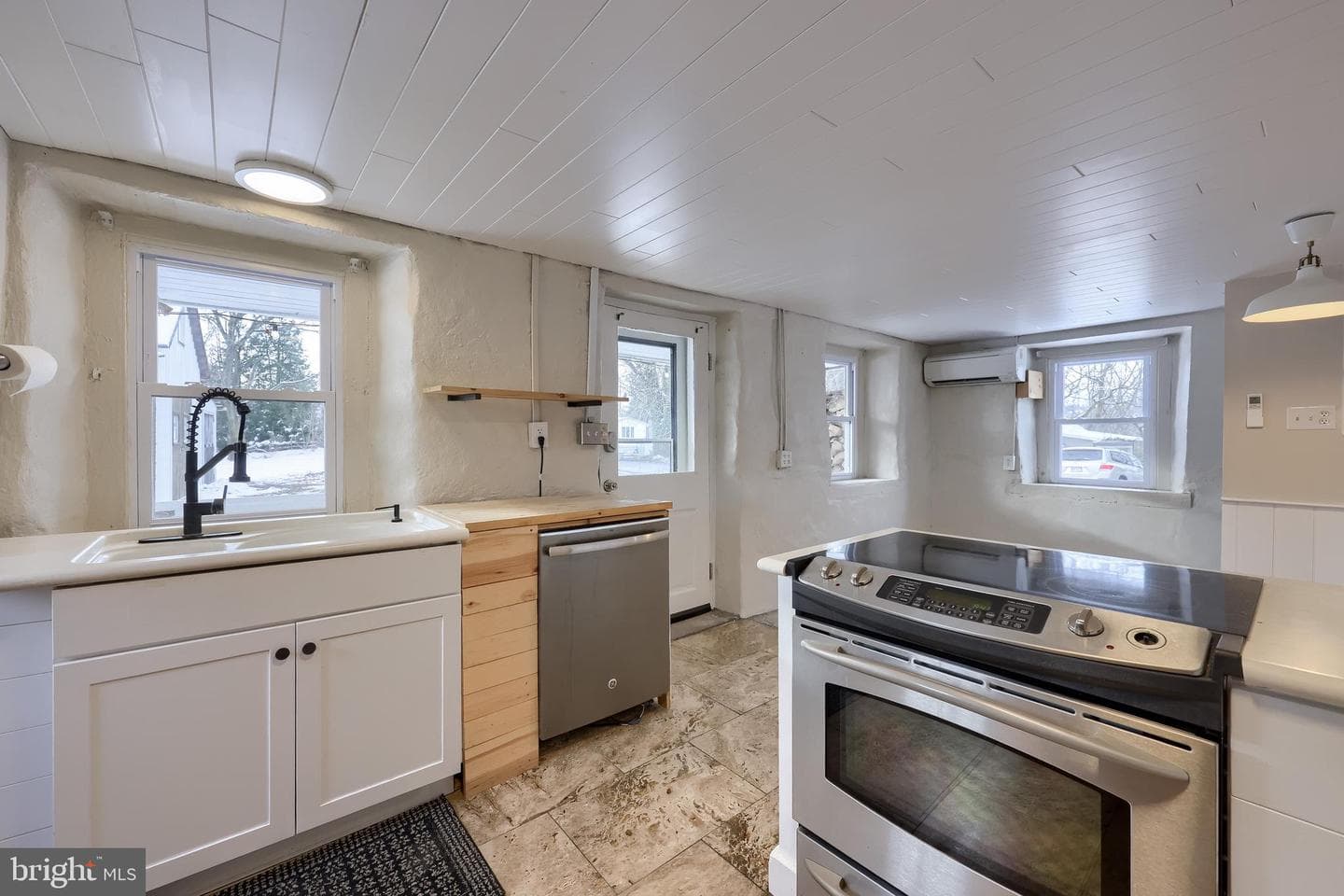 561 Marticville Road photo 4