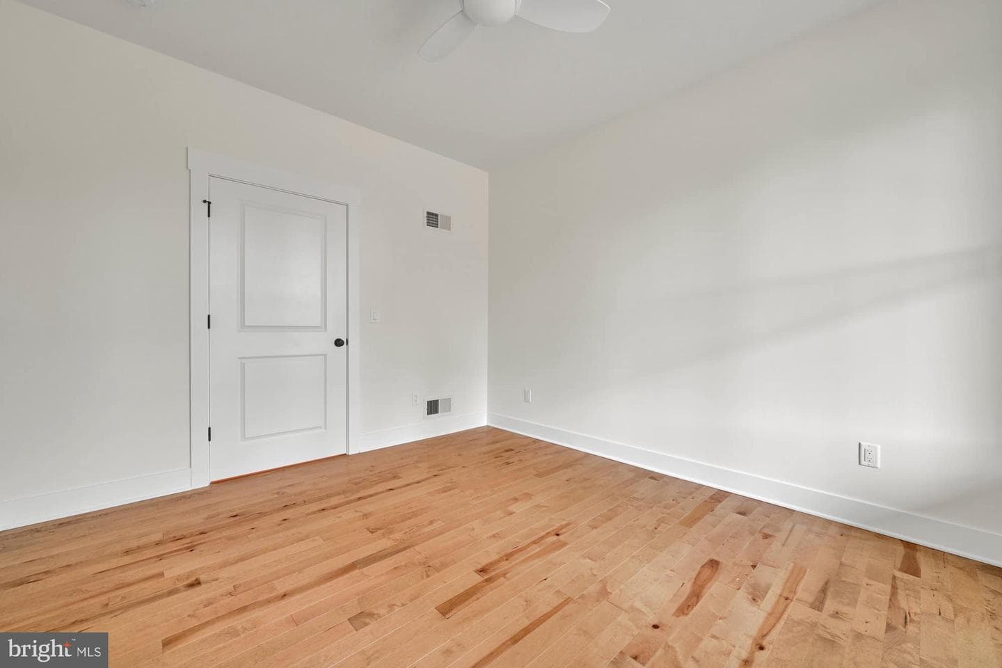 70 Long Lane photo 22