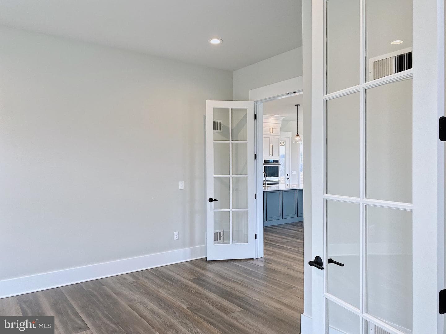 70 Long Lane photo 27