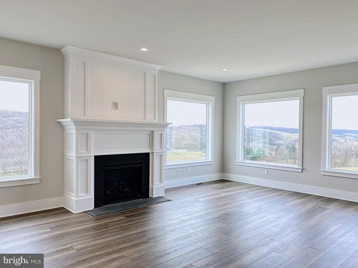 76 Long Lane photo 22