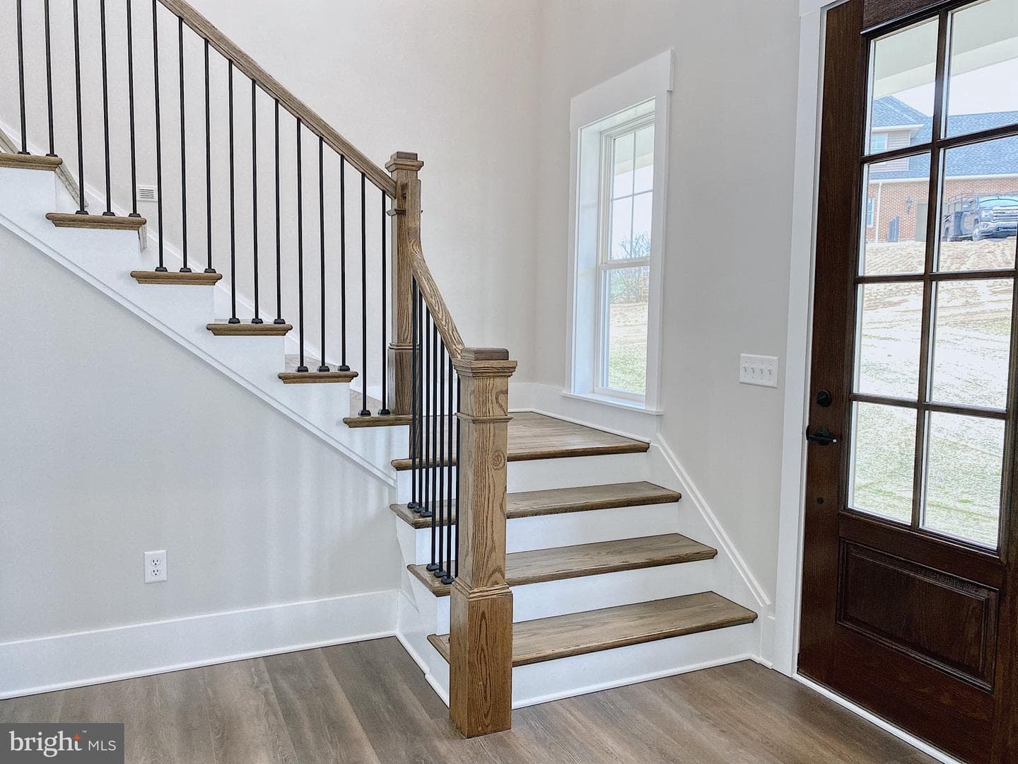 76 Long Lane photo 30