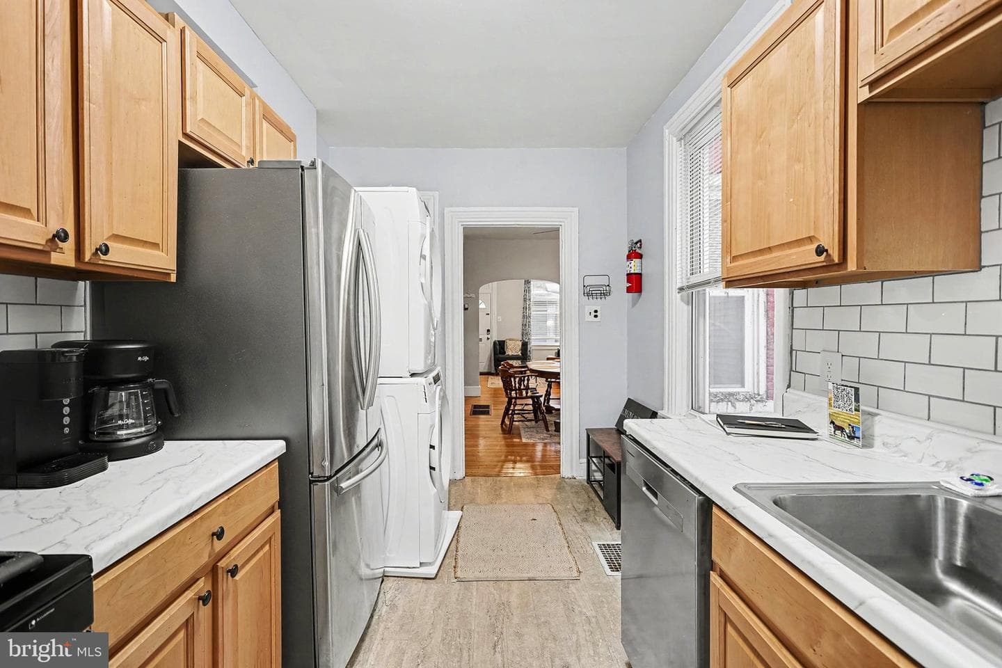 353 E Marion Street photo 16