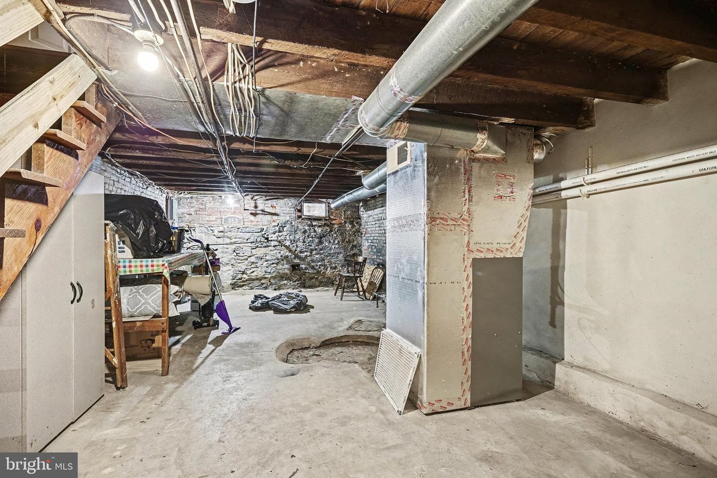 353 E Marion Street photo 25