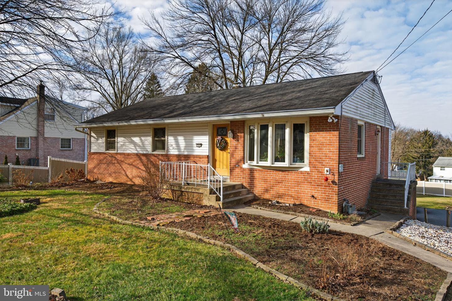 960 Nissley Road photo 1