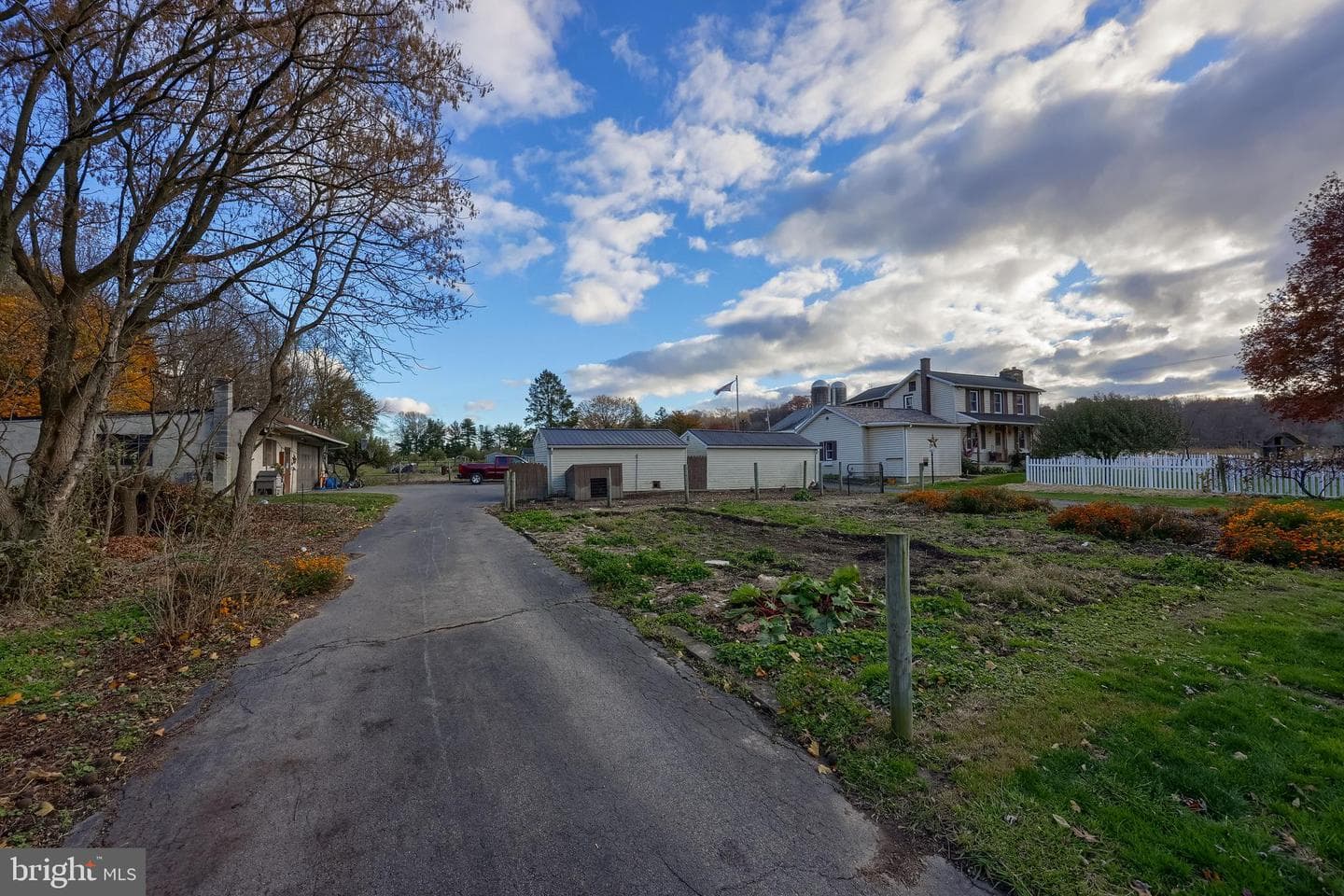 323 Fairview Road photo 18