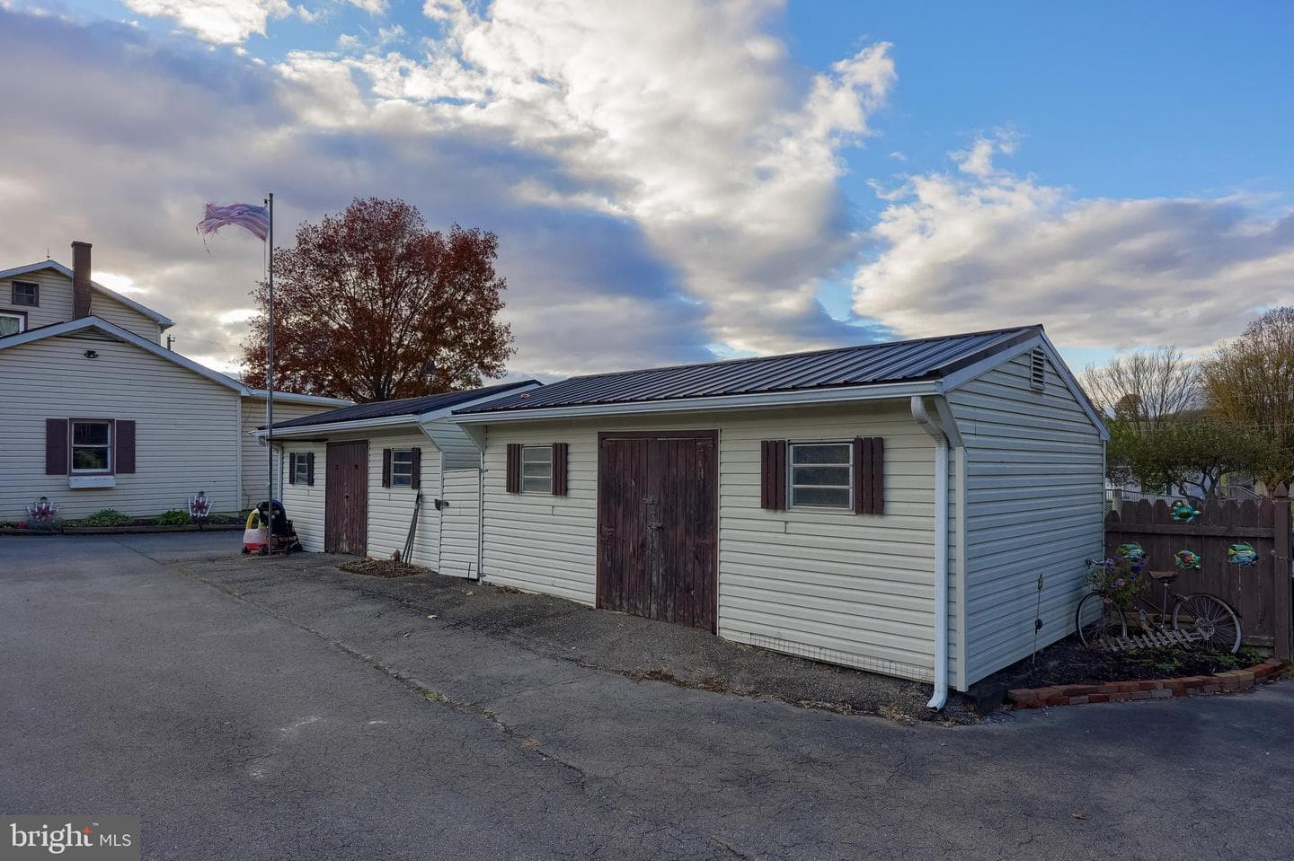 323 Fairview Road photo 21