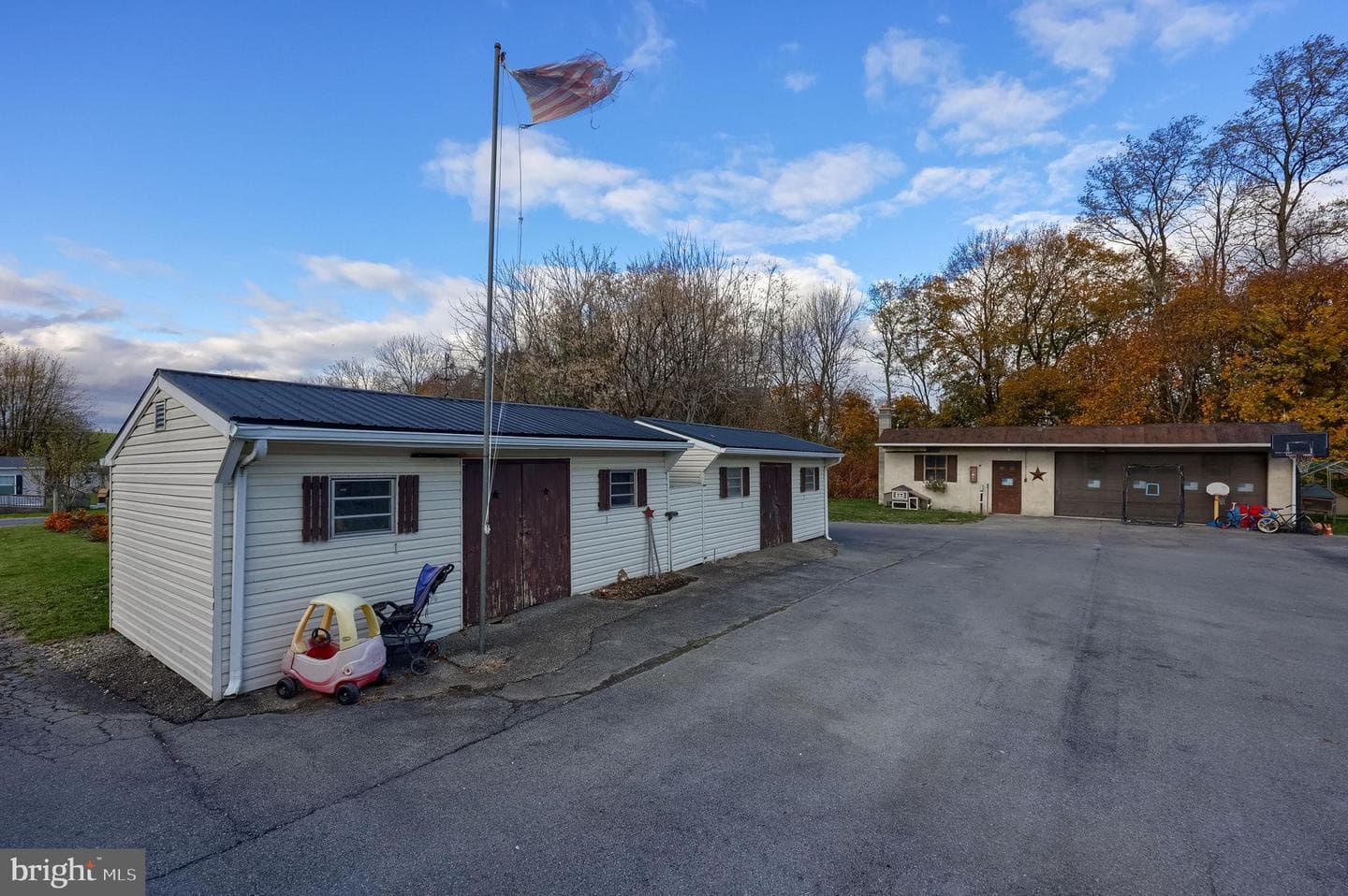 323 Fairview Road photo 23