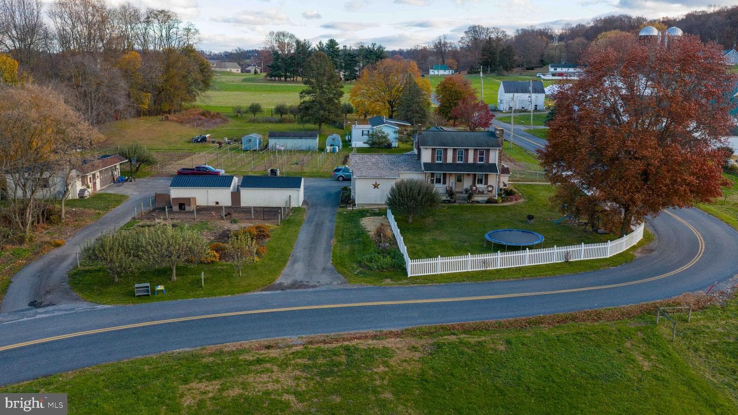 323 Fairview Road photo 3