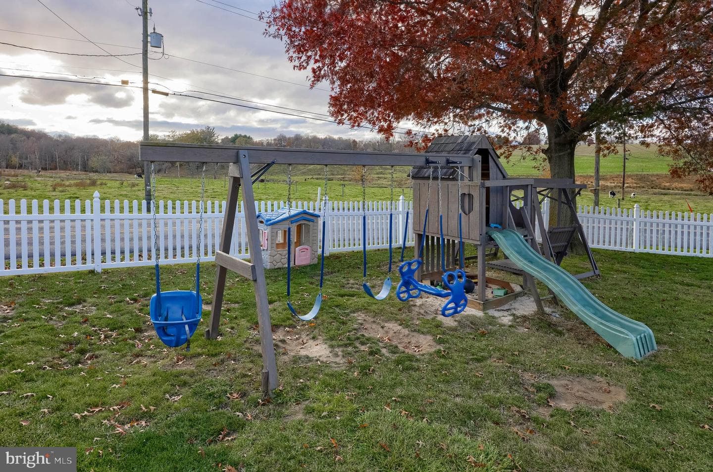323 Fairview Road photo 31
