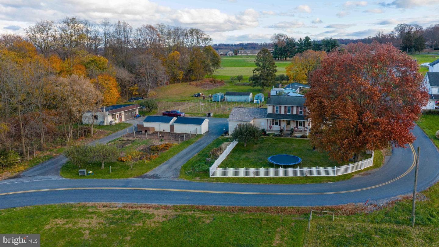 323 Fairview Road photo 5