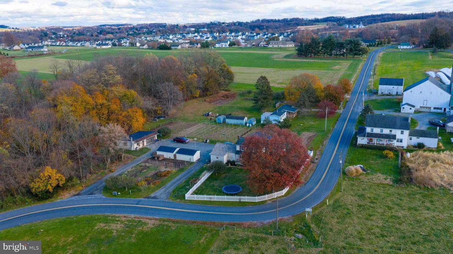 323 Fairview Road photo 6