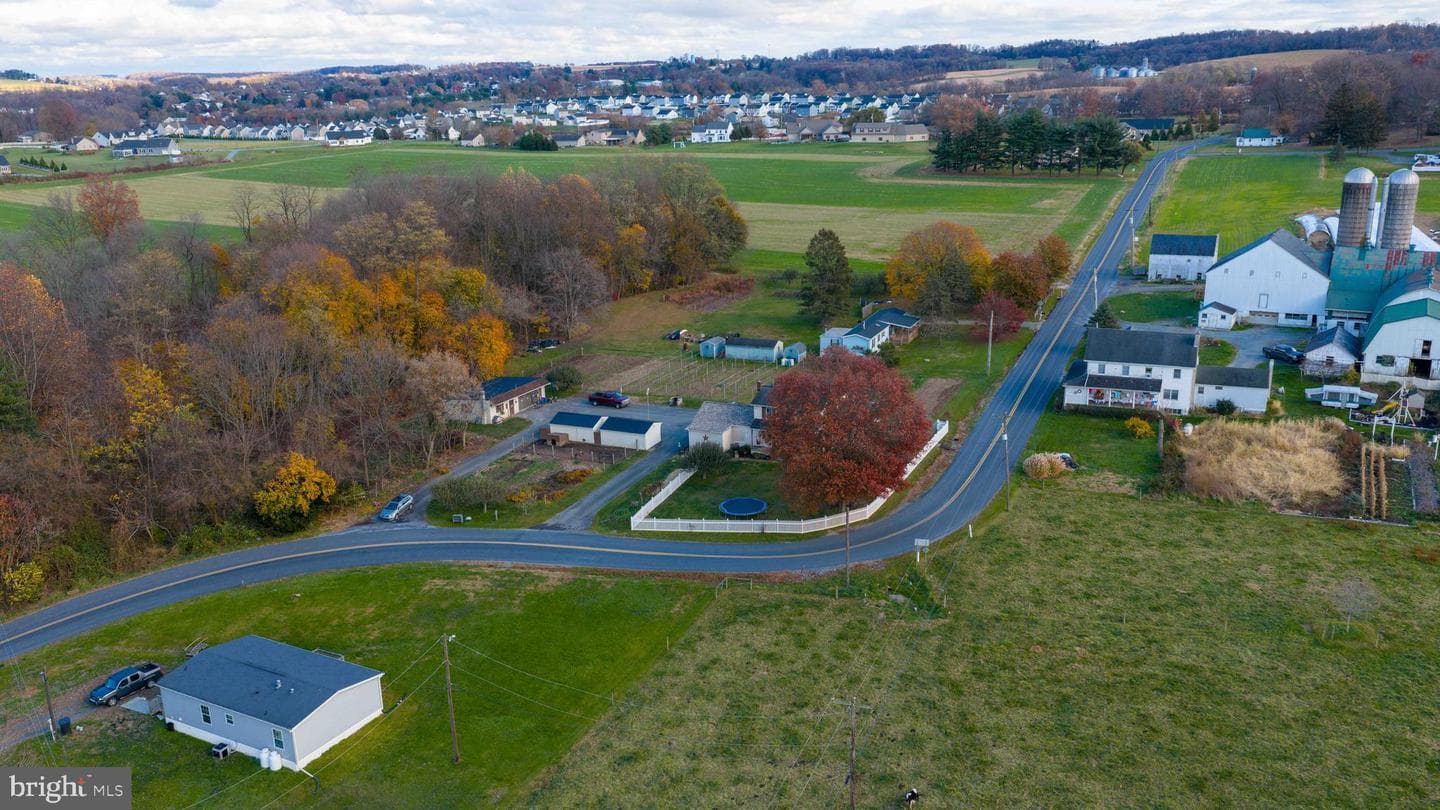 323 Fairview Road photo 7