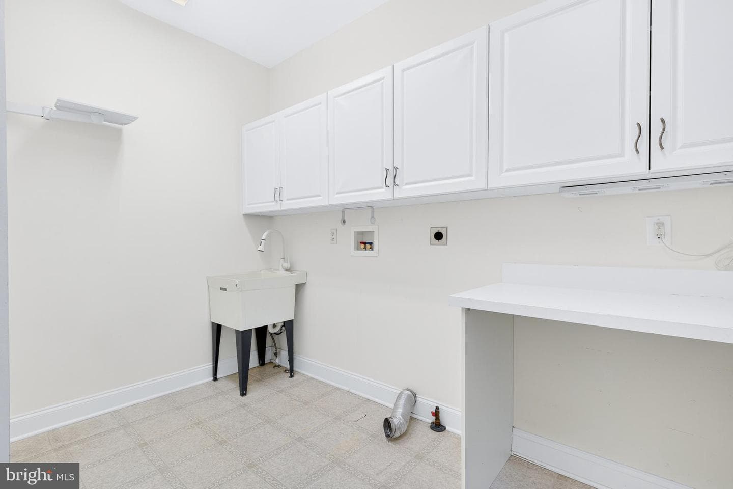 701 Woodfield Drive photo 20