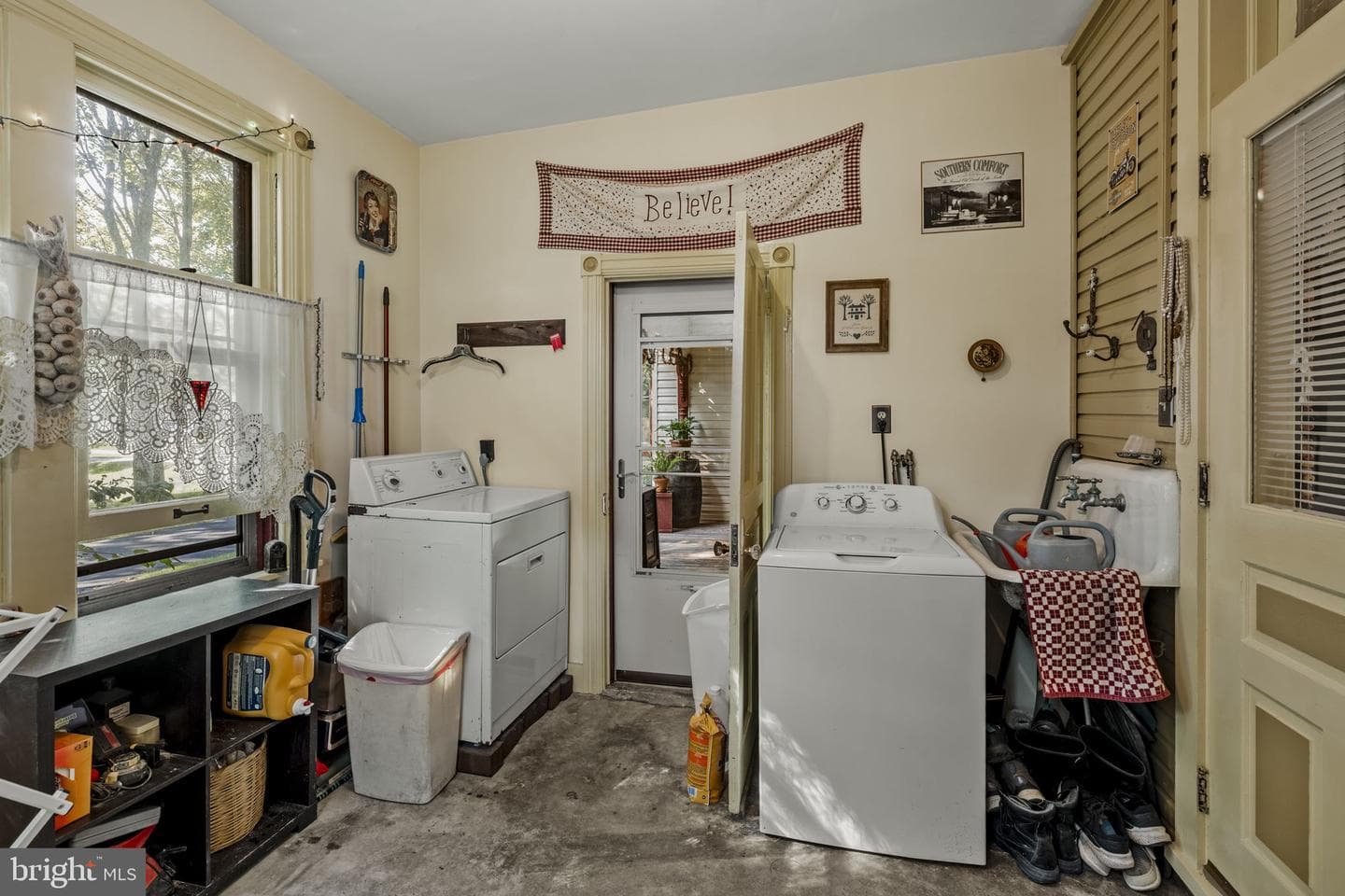781 Newport Avenue photo 27