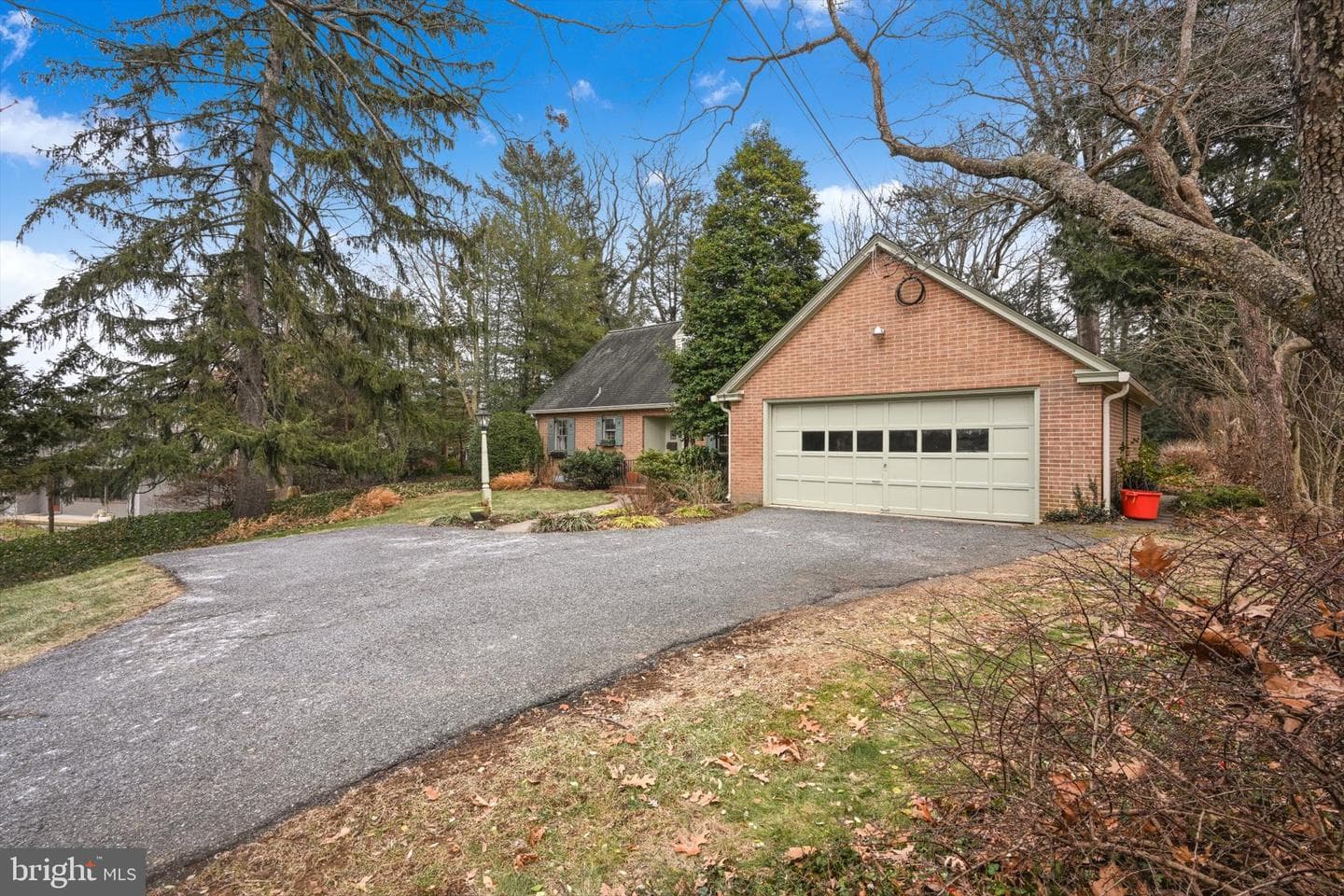 411 Woodcrest Avenue photo 3
