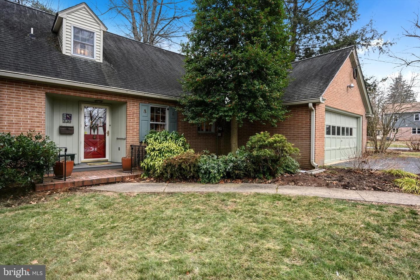 411 Woodcrest Avenue photo 5