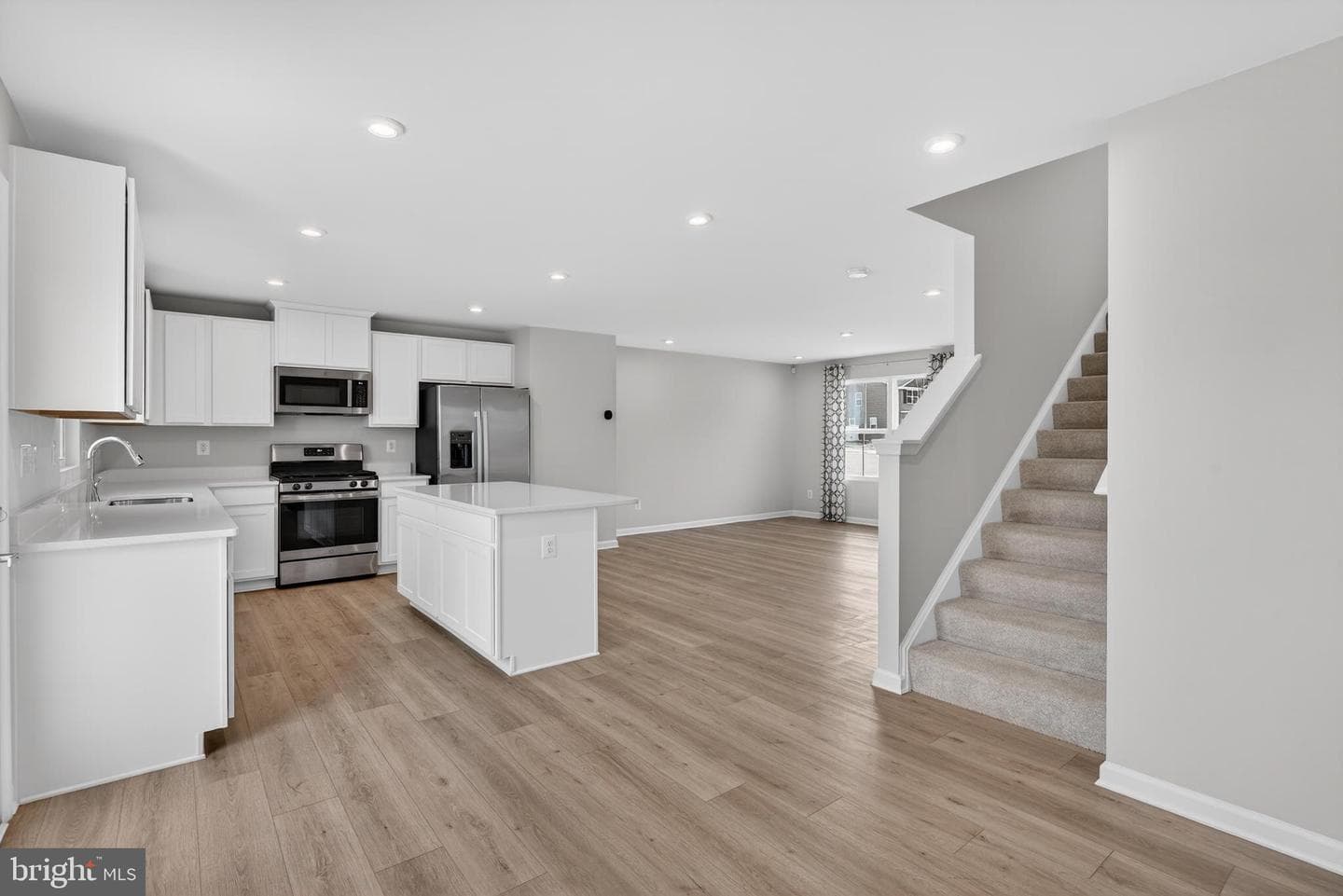 328 Creekside Drive photo 16