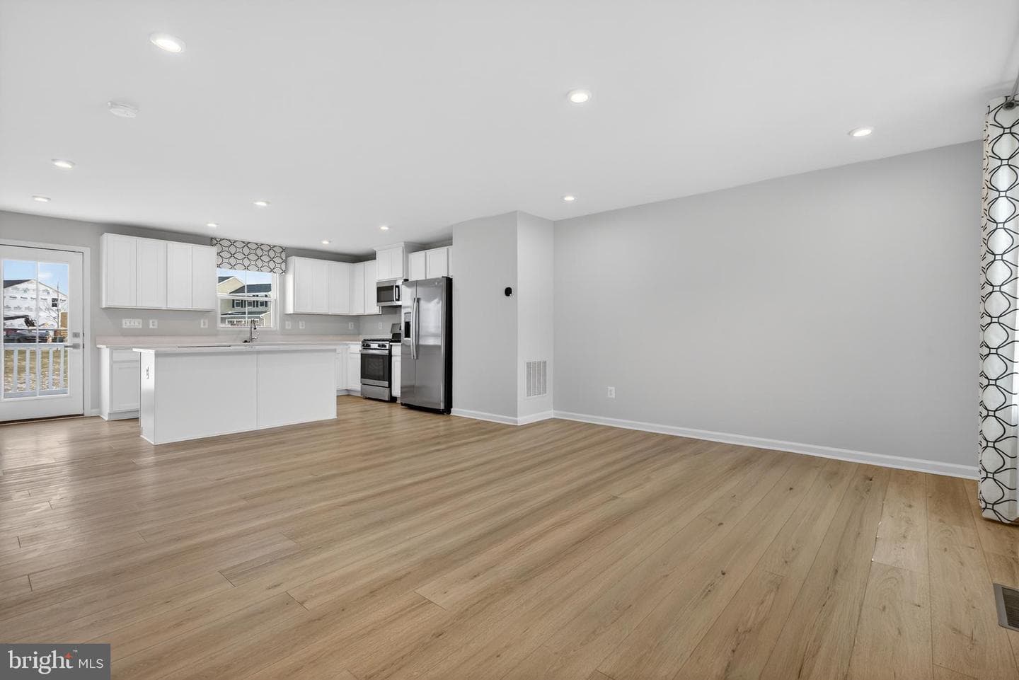 328 Creekside Drive photo 4