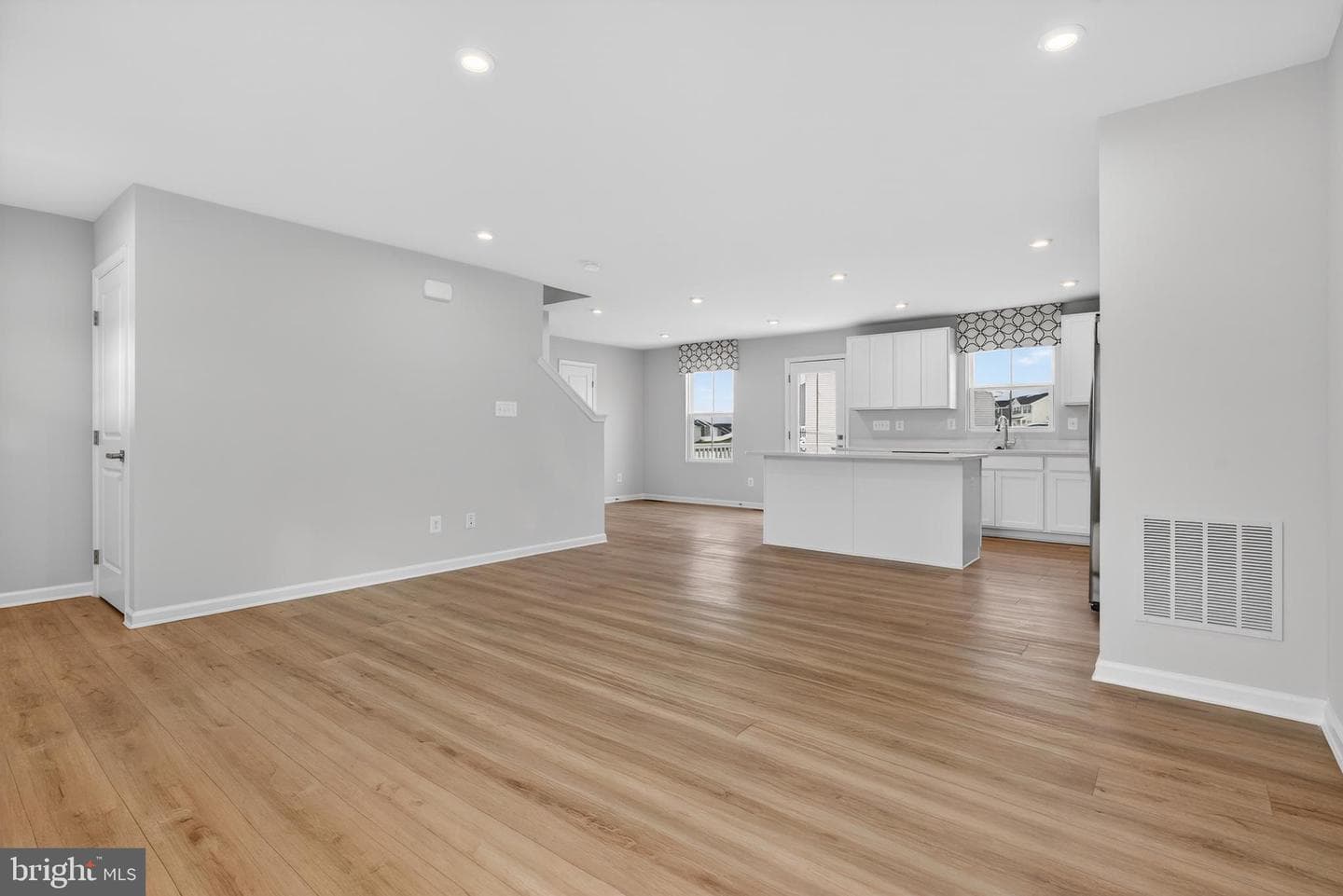 328 Creekside Drive photo 7