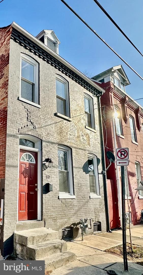 537 S Christian Street photo 1