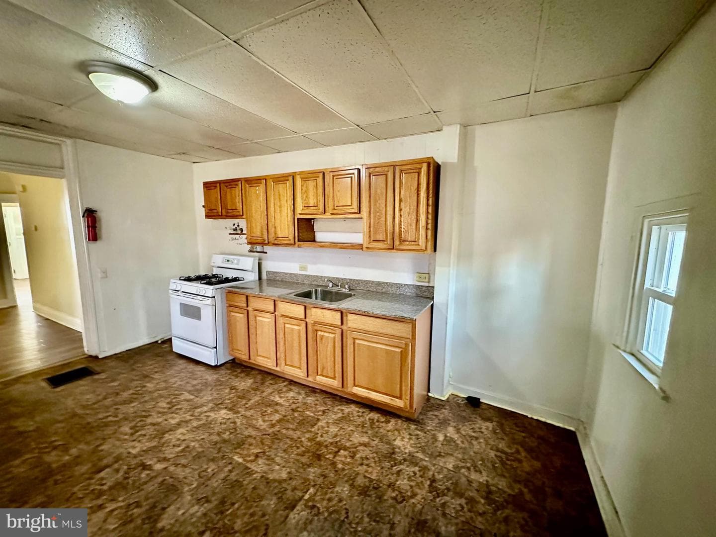 537 S Christian Street photo 6