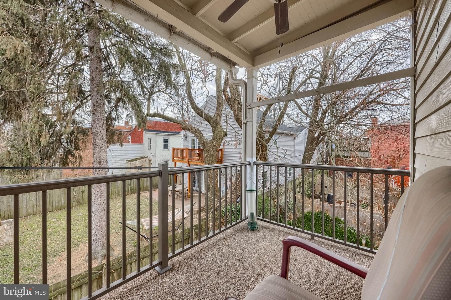 346 W James Street photo 17