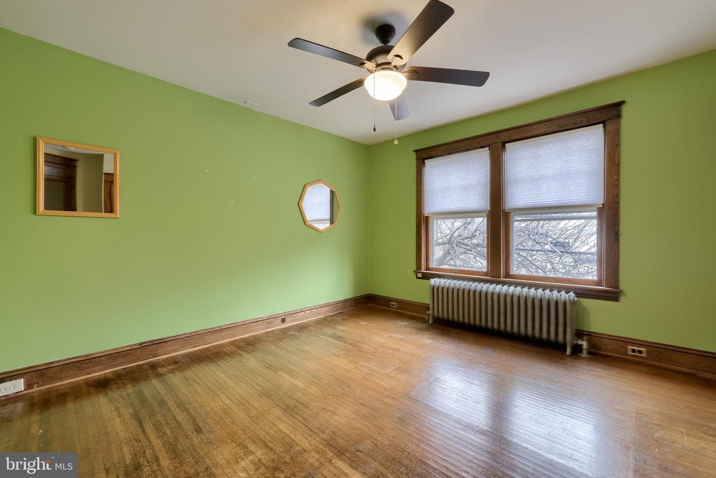 346 W James Street photo 18