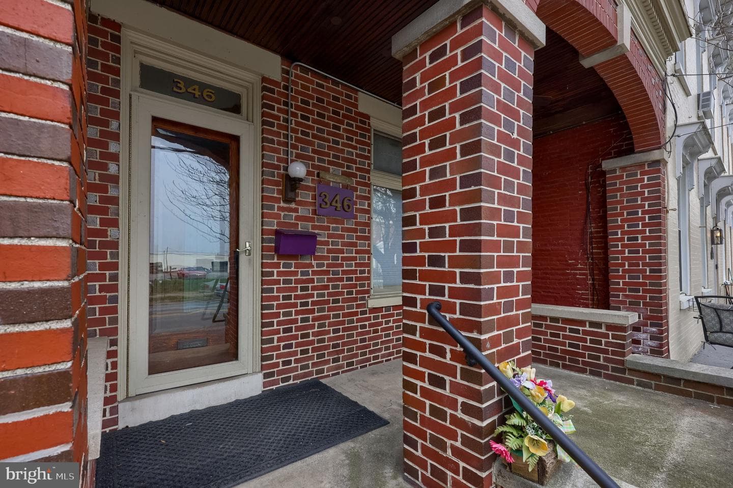 346 W James Street photo 2