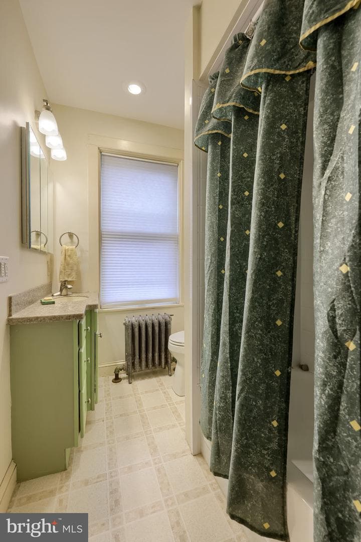 346 W James Street photo 22