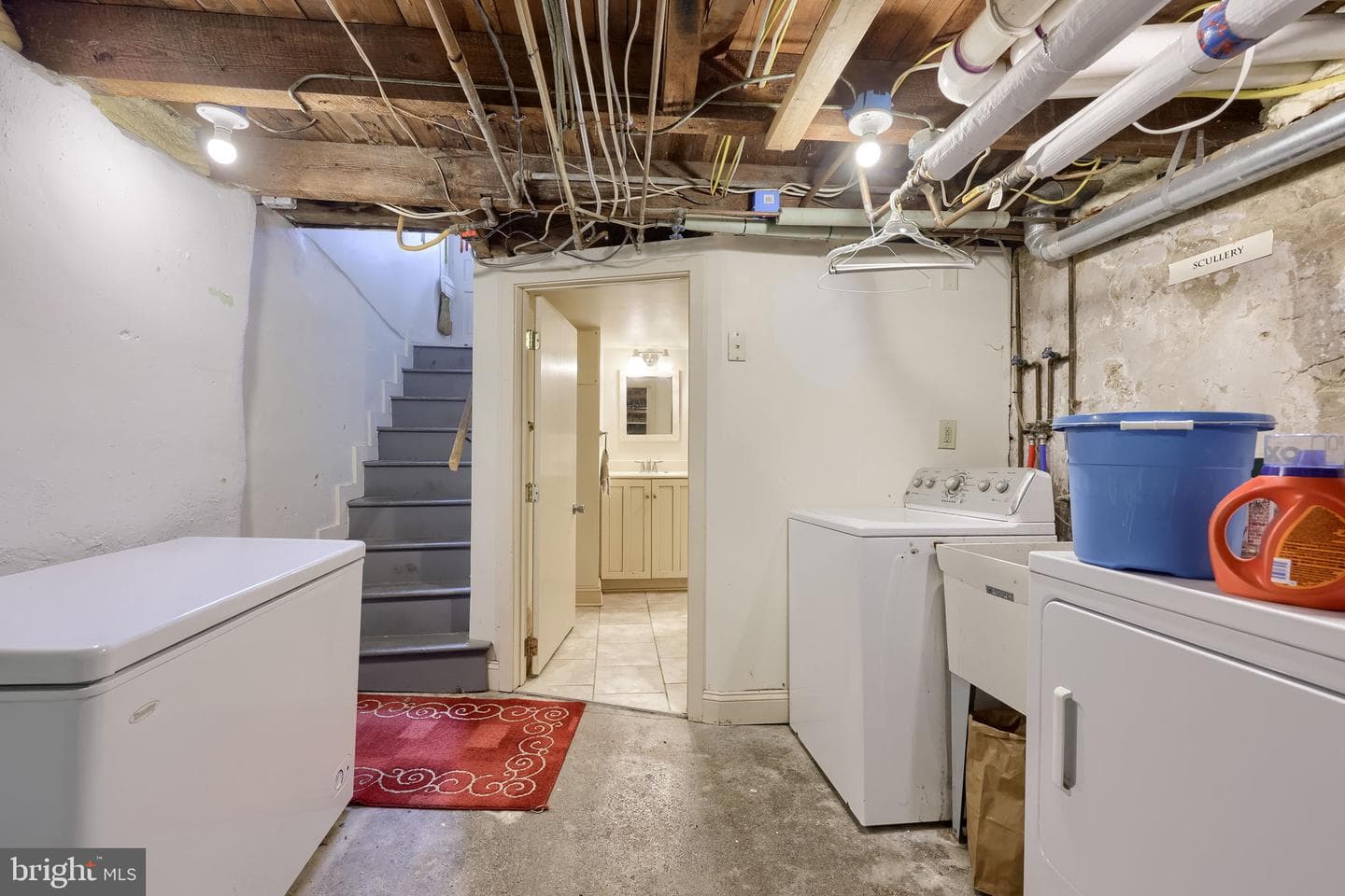 346 W James Street photo 24