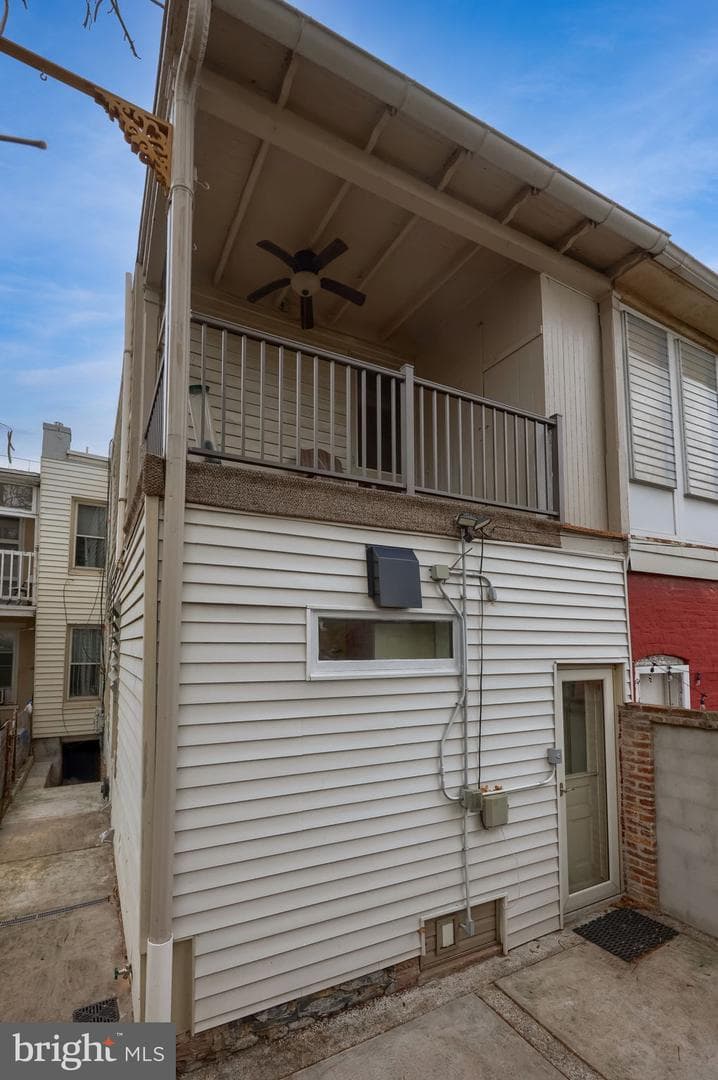 346 W James Street photo 25