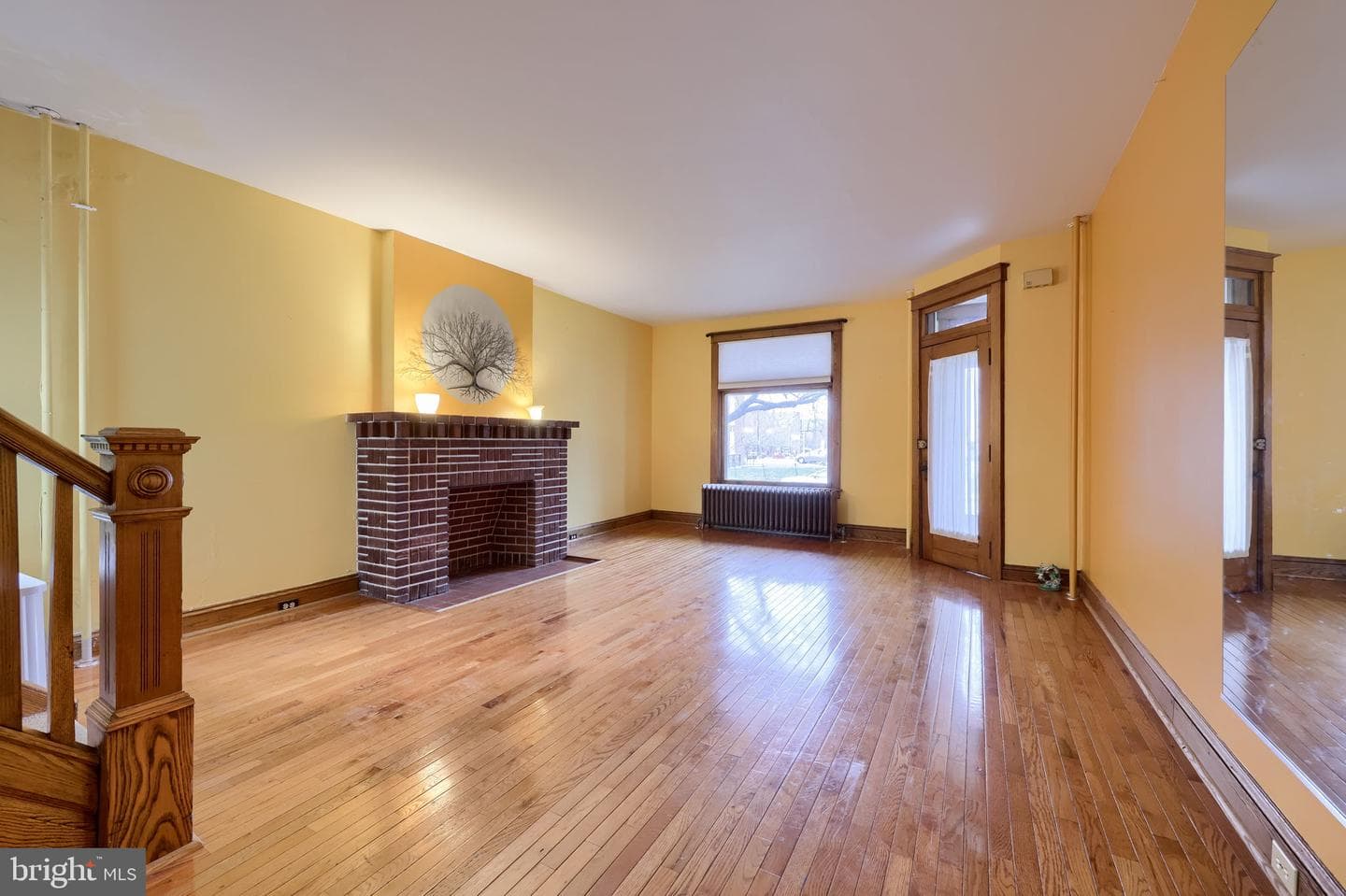 346 W James Street photo 9