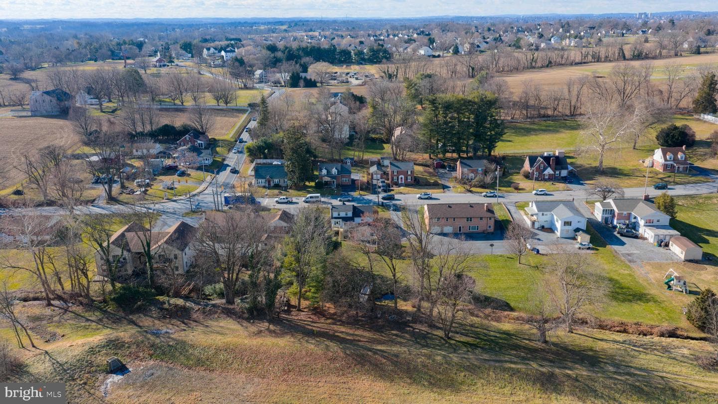 43 Strasburg Pike photo 51