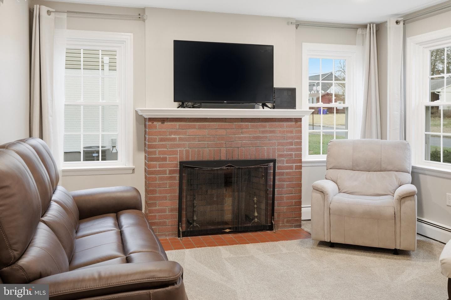168 Elizabeth Street photo 11