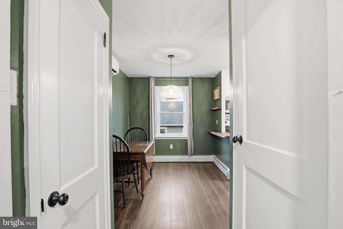 168 Elizabeth Street photo 13
