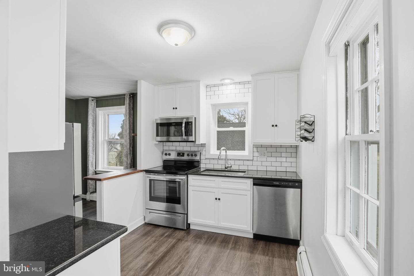 168 Elizabeth Street photo 17
