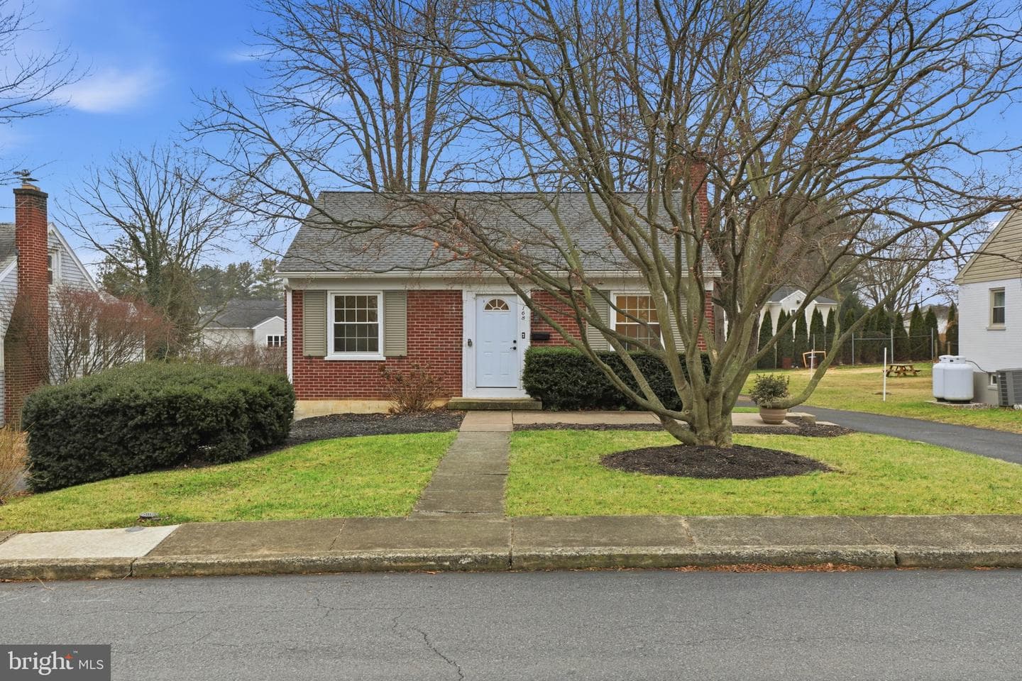 168 Elizabeth Street photo 2